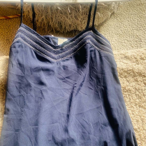 -ANTHROPOLOGIE-(S) MARINE BLUE CAMI TOP W/SPAGHETTI STRAPS AND WHITE EMBROIDERY - Picture 2 of 8